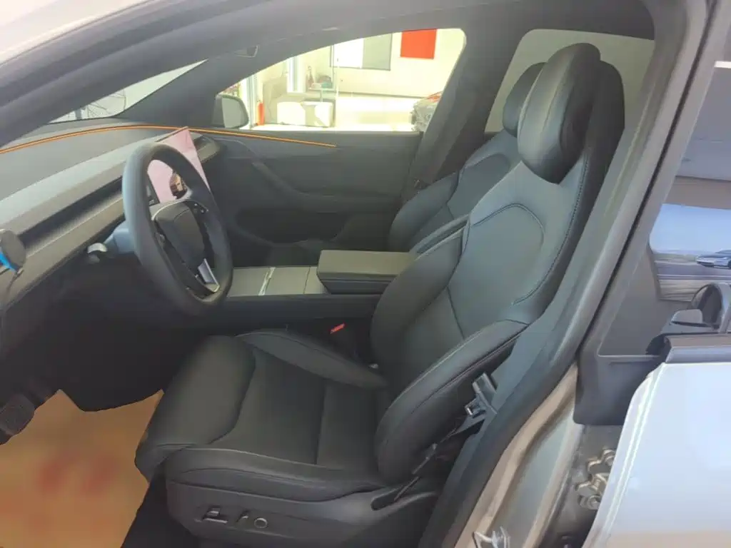 Tesla Model Y L — миниатюра 15