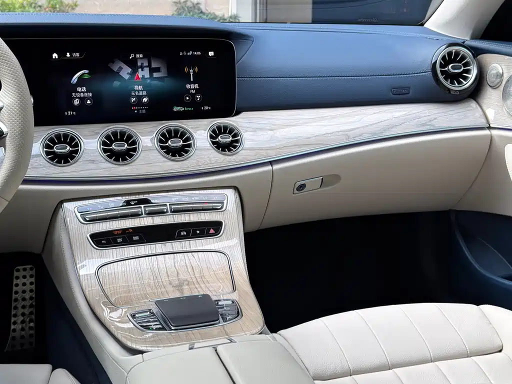 MERCEDES-BENZ E CLASS