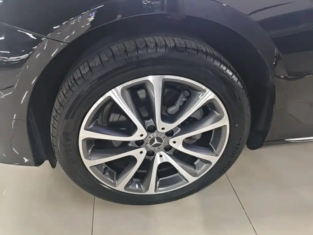 Mercedes-Benz E-Class — миниатюра 23