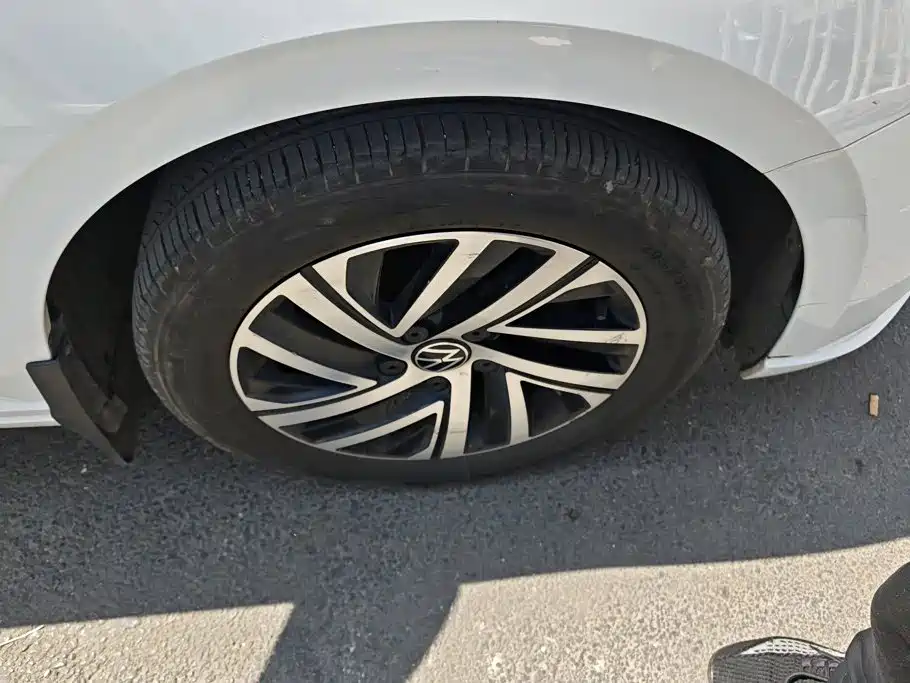 Volkswagen Lavida — миниатюра 6