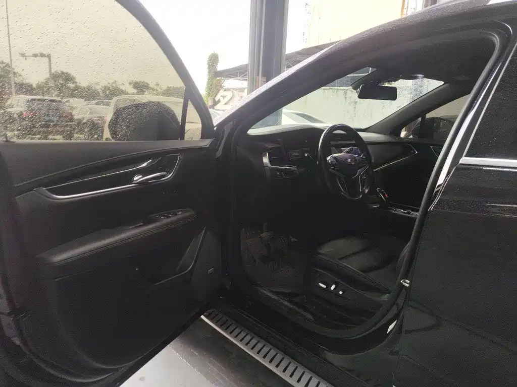 Cadillac XT5 — миниатюра 3
