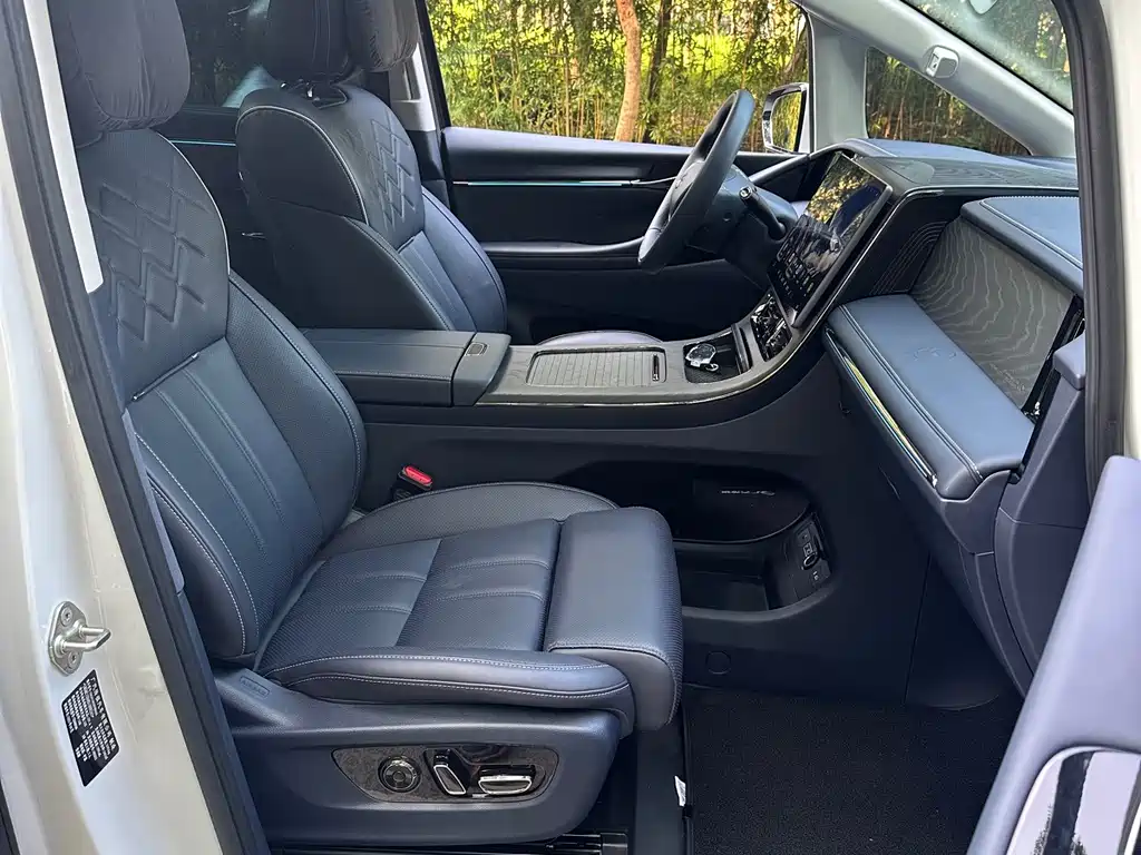 GAC Motor Trumpchi Xiangwang M8 — миниатюра 11