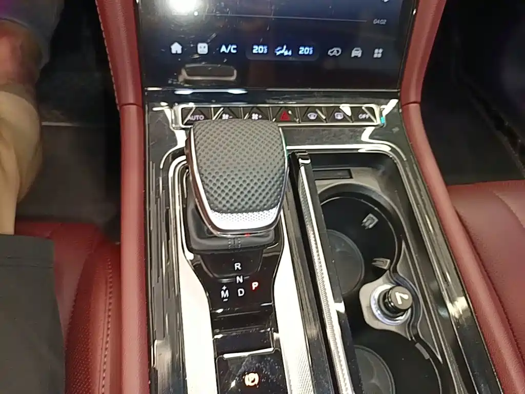 Hongqi Hongqi H5 — миниатюра 14