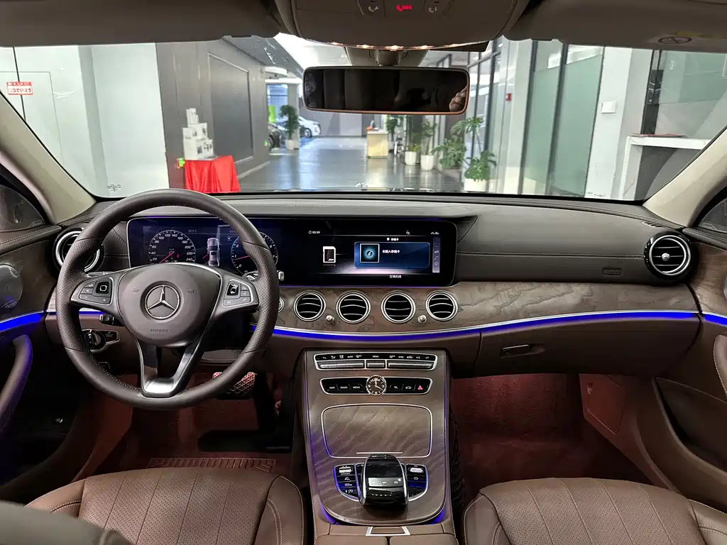 Mercedes-Benz E-Class — миниатюра 15