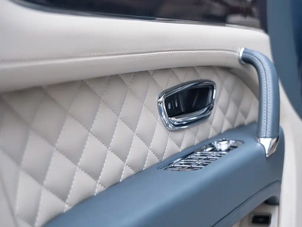 Bentley Bentayga — миниатюра 9