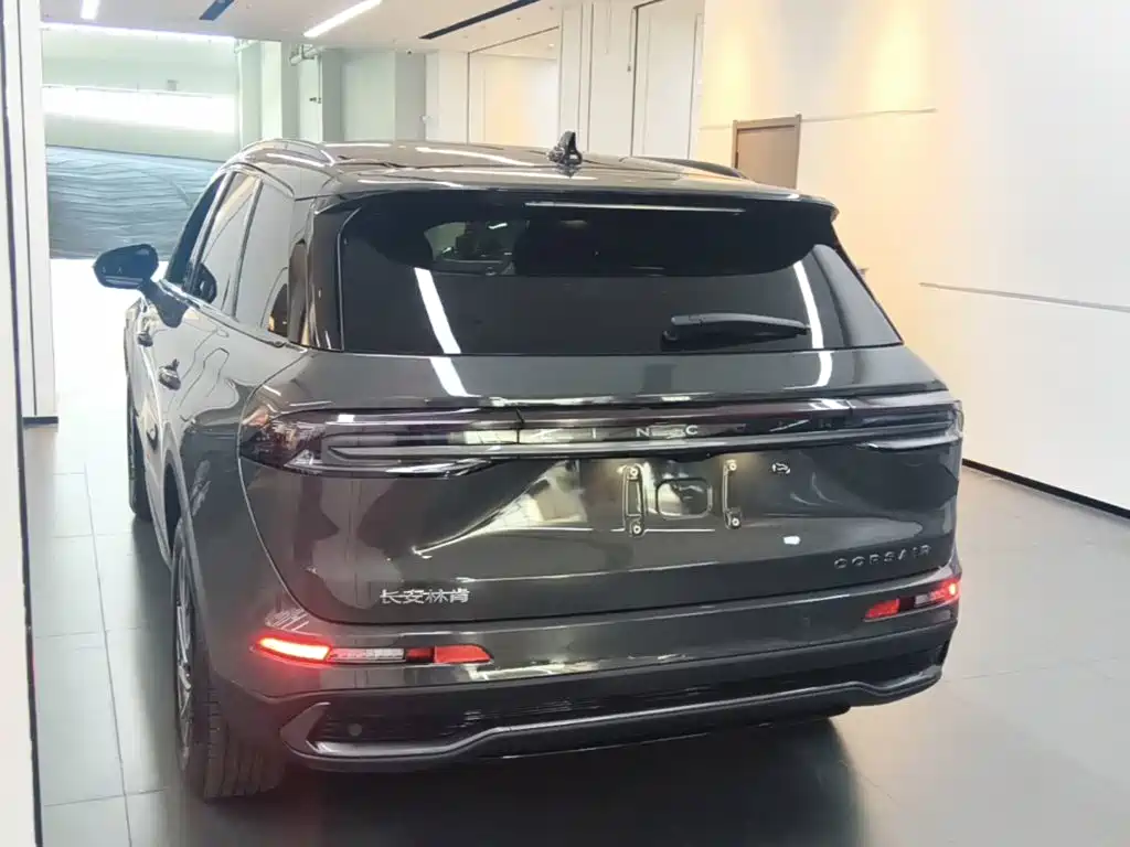 Lincoln Corsair — миниатюра 5