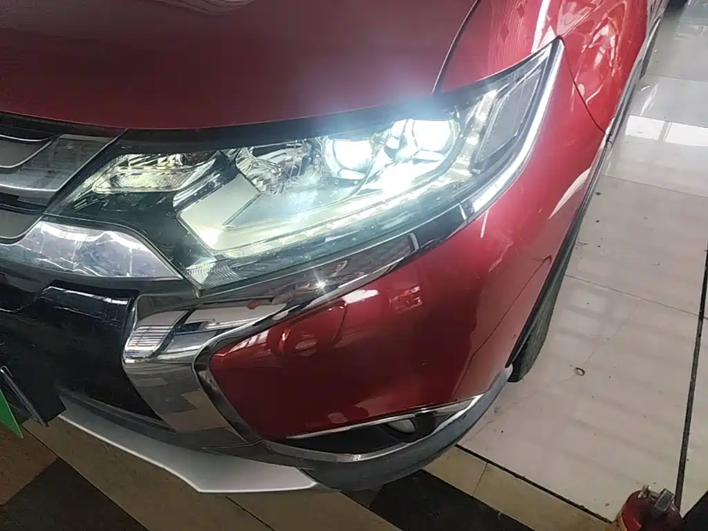 Mitsubishi Outlander — миниатюра 24