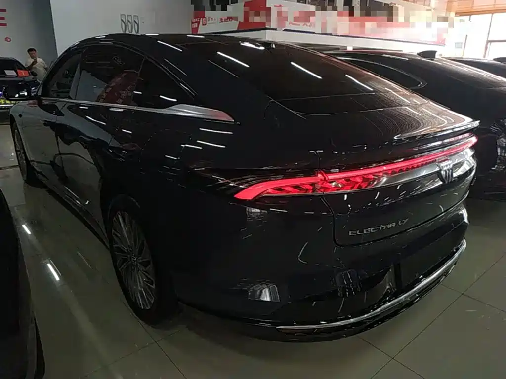 Buick Electra L7 — миниатюра 5