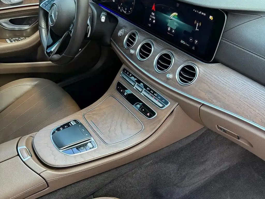 Mercedes-Benz E-Class — миниатюра 15