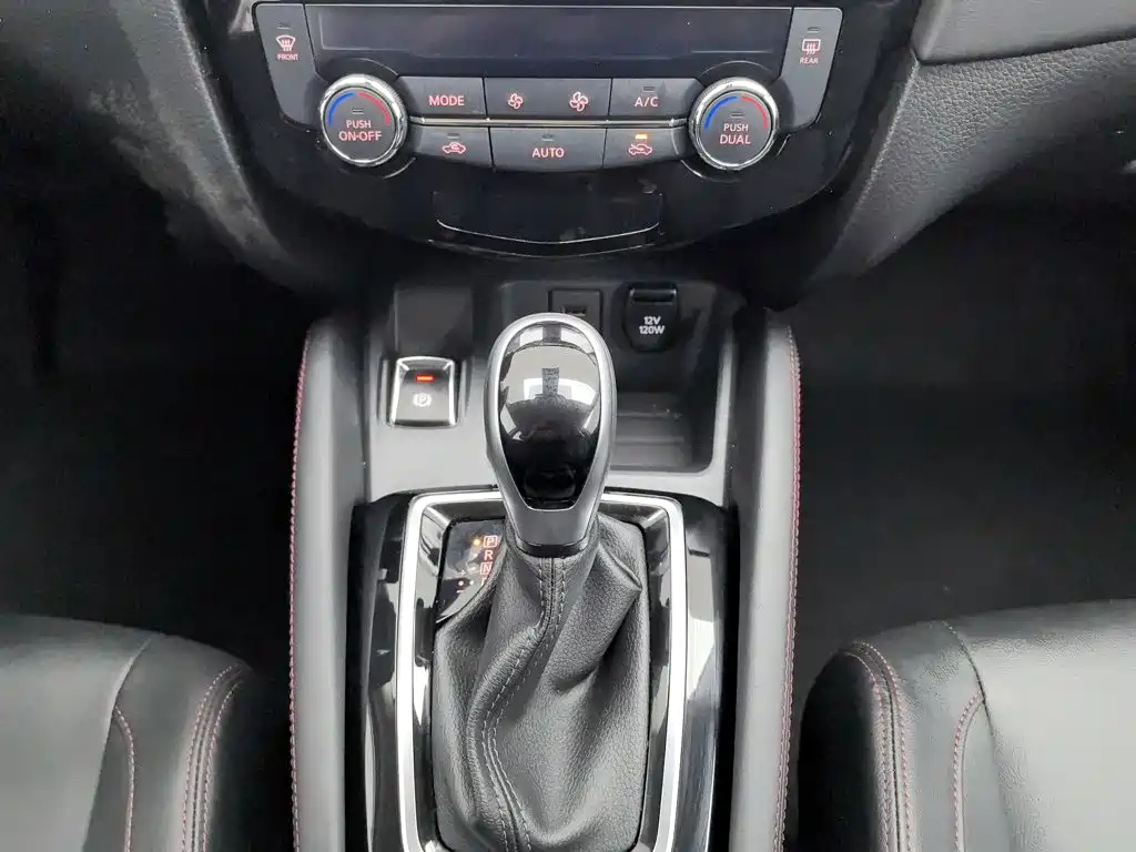 Nissan Qashqai — миниатюра 13