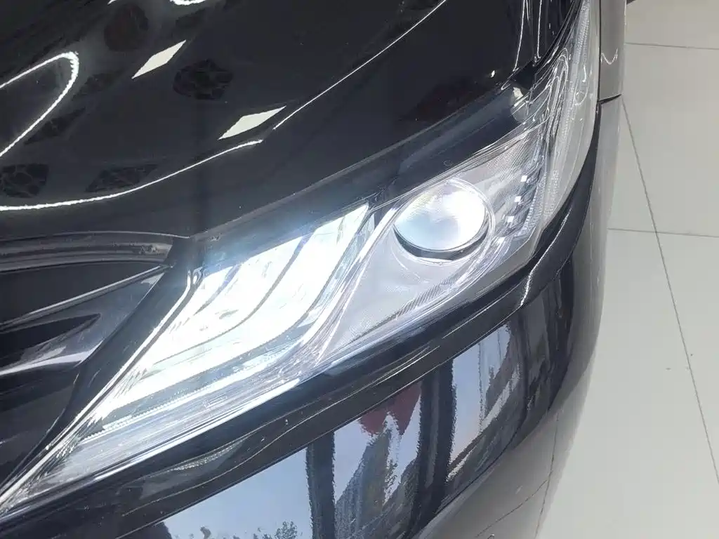 Toyota Camry — миниатюра 6