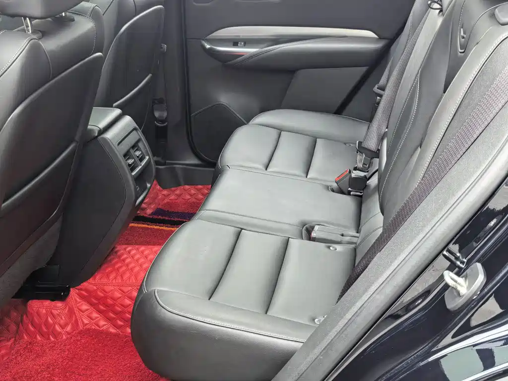 Cadillac XT4 — миниатюра 5