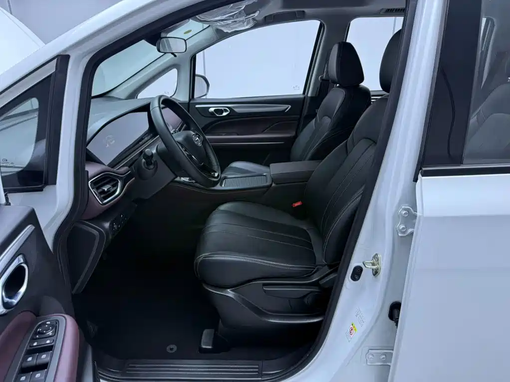 GAC Motor Trumpchi M6 — миниатюра 16