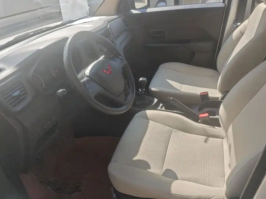 Wuling Hongguang V — миниатюра 9