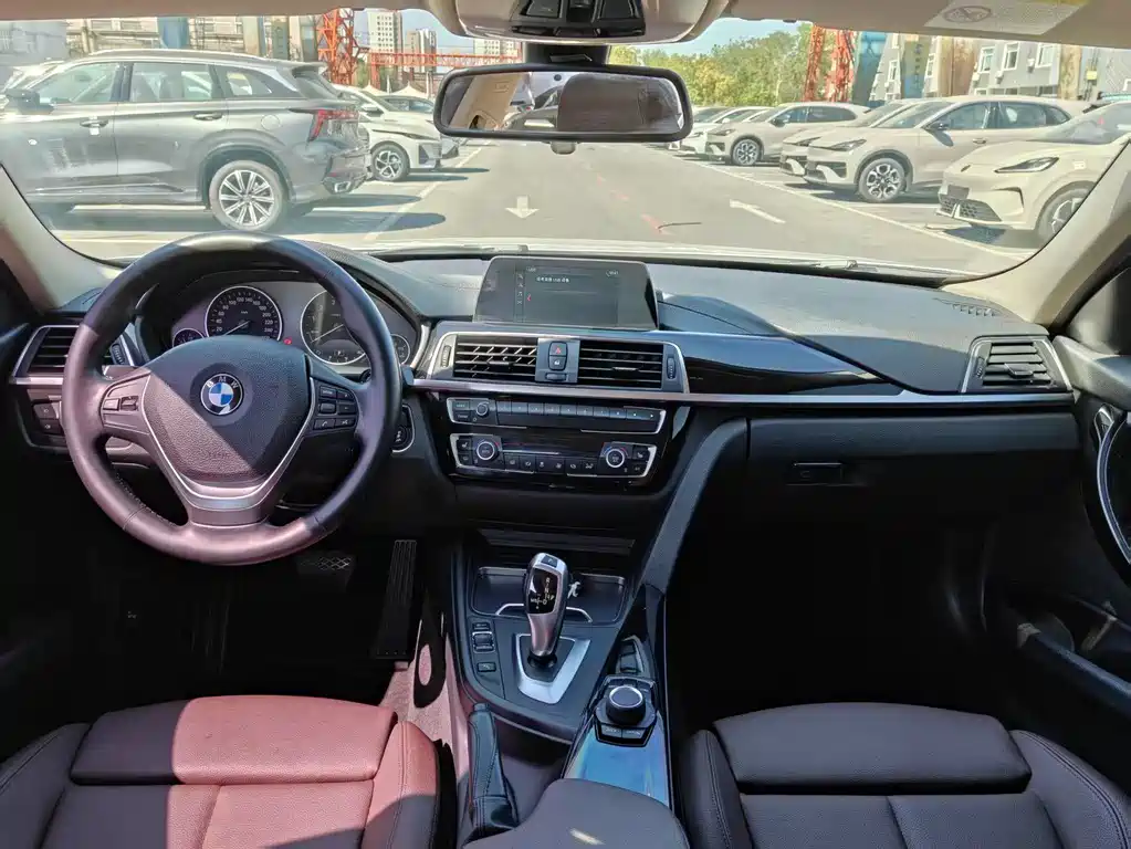 BMW 3 Series — миниатюра 6