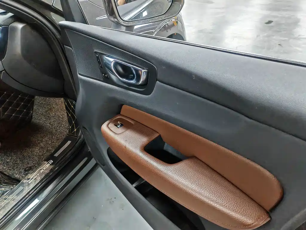 Volvo XC60 — миниатюра 8