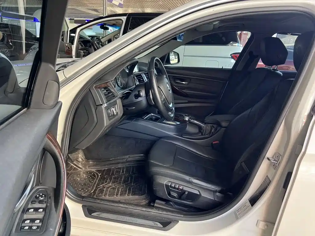 BMW 3 Series — миниатюра 2