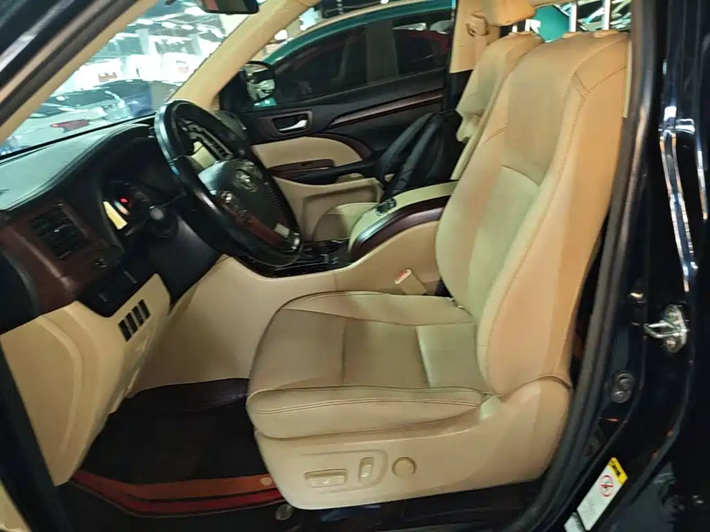 Toyota Highlander — миниатюра 15