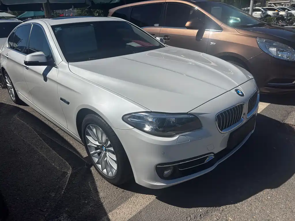 BMW 5 Series — миниатюра 3