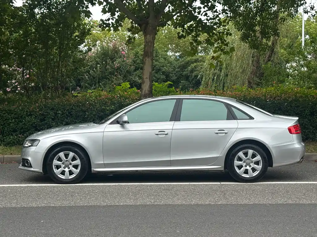 Audi A4L — миниатюра 4
