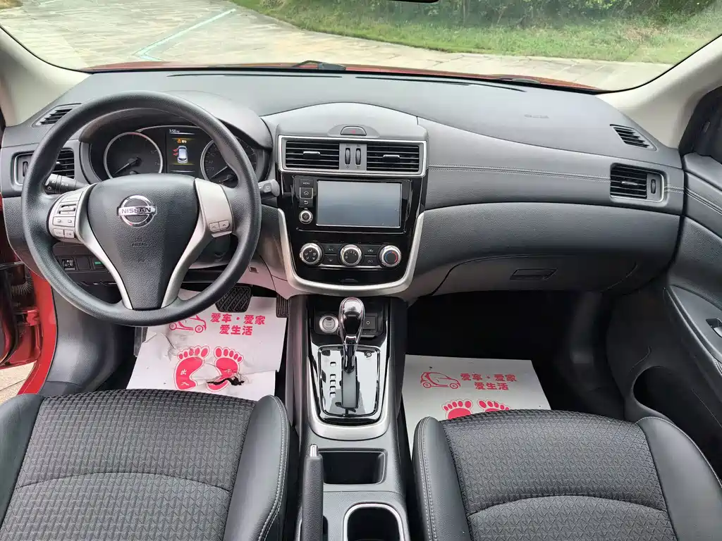 Nissan Tiida — миниатюра 10