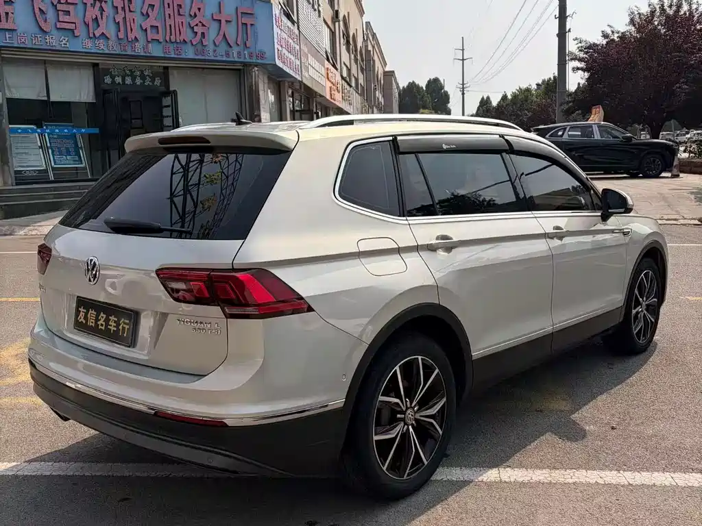 Volkswagen Tiguan L — миниатюра 6