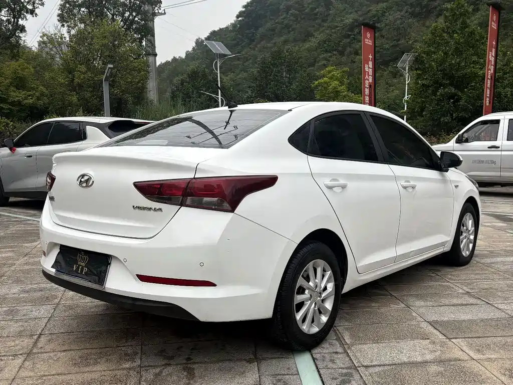 Hyundai Verna — миниатюра 9