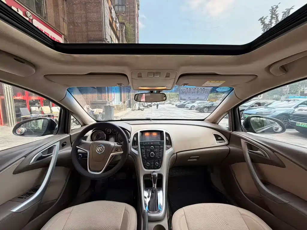 Buick Excelle — миниатюра 8