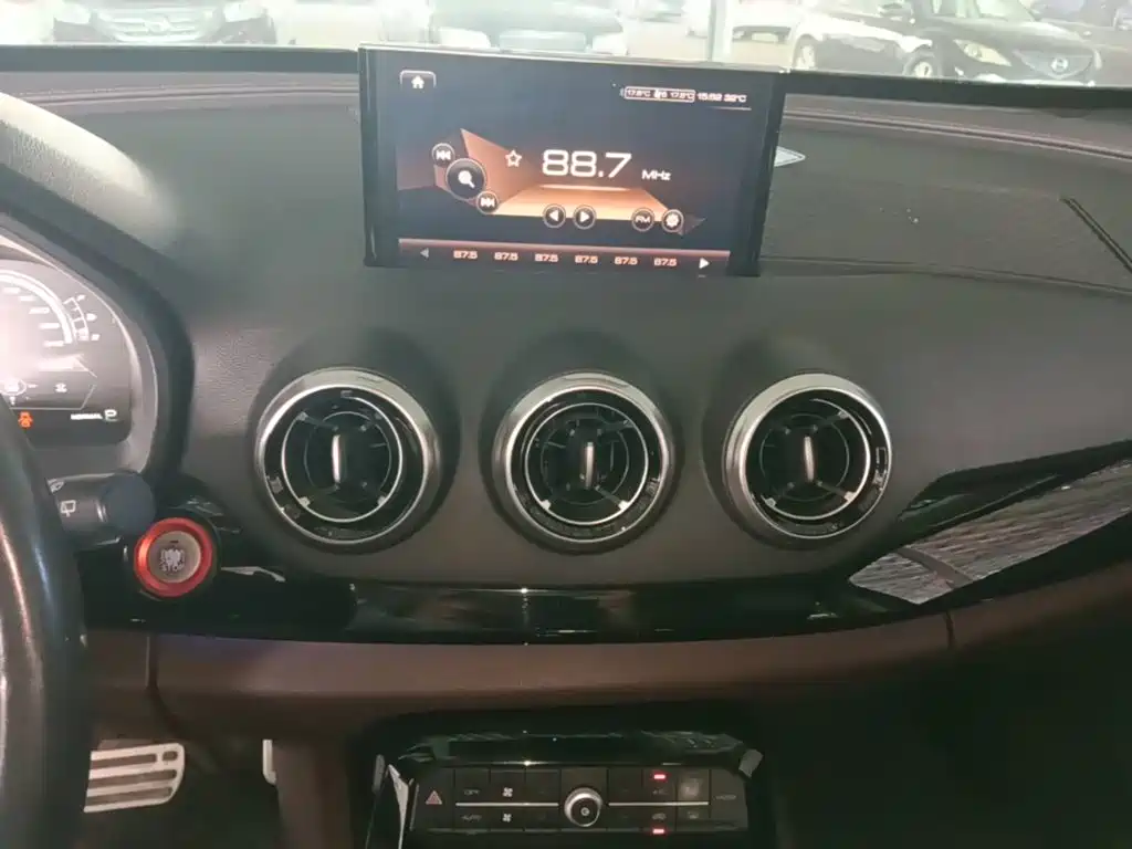 Wey Wey VV7 — миниатюра 13