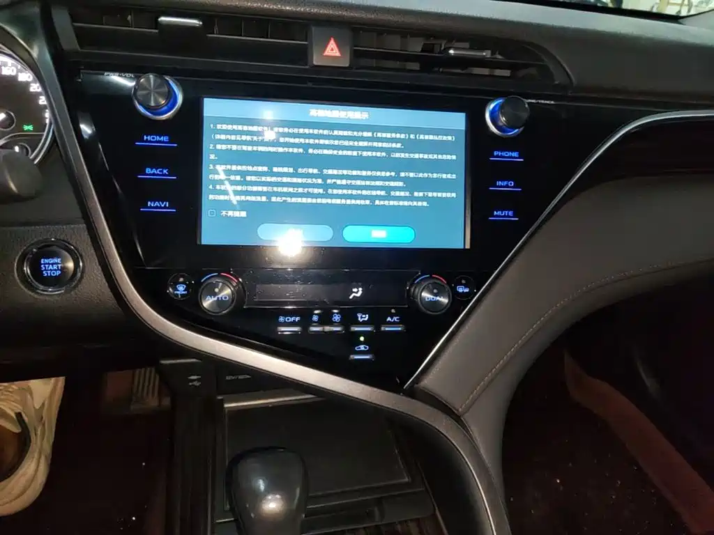 Toyota Camry — миниатюра 13