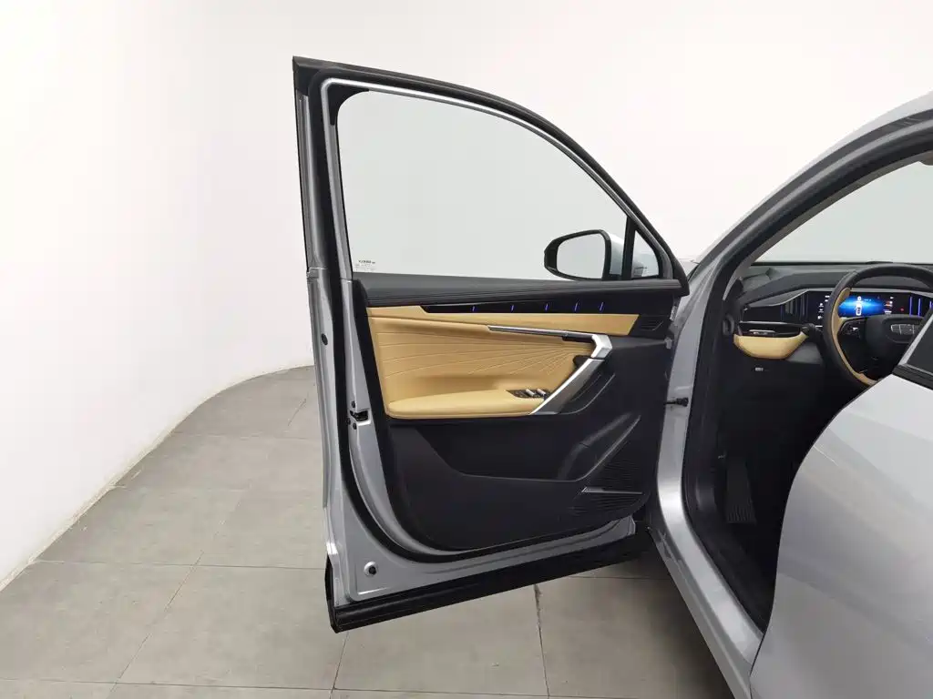 Geely Boyue L — миниатюра 8