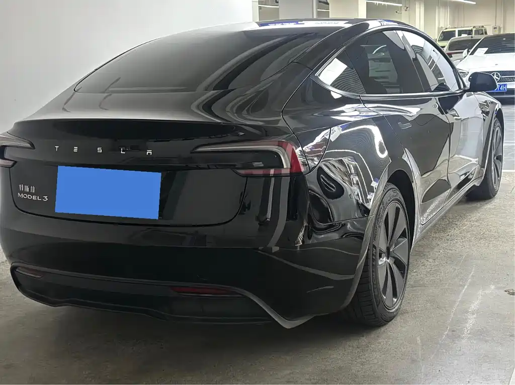 Tesla Model 3 — миниатюра 14