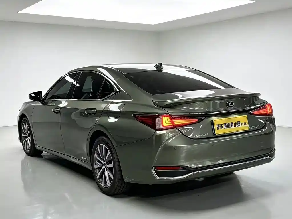 Lexus ES — миниатюра 9