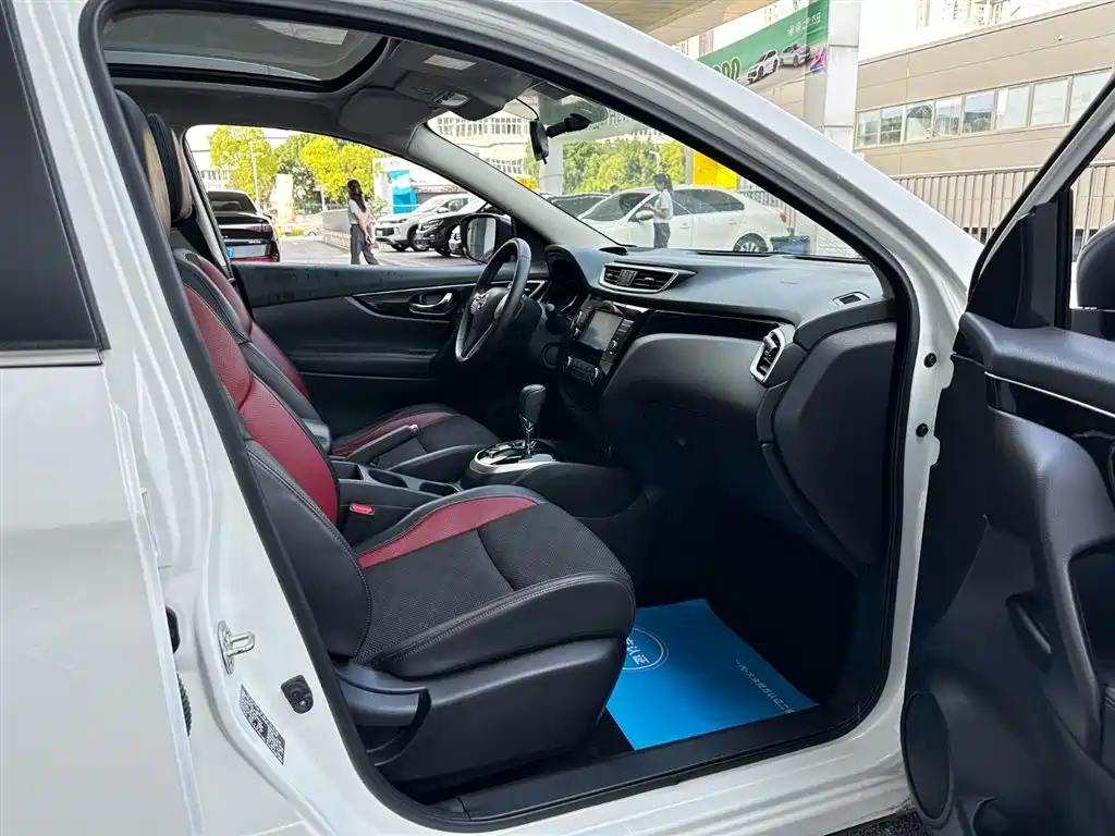 Nissan Qashqai — миниатюра 28