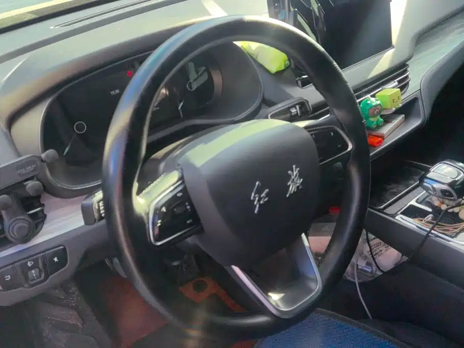 Hongqi Hongqi E-QM5 — миниатюра 15