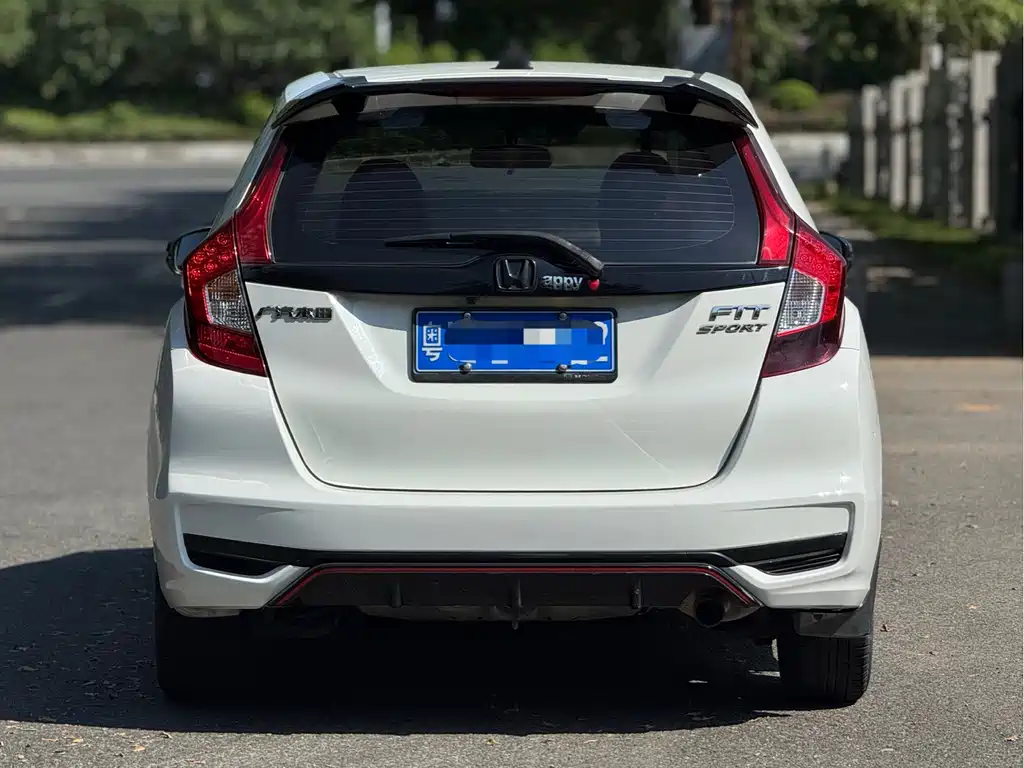 Honda Fit — миниатюра 8