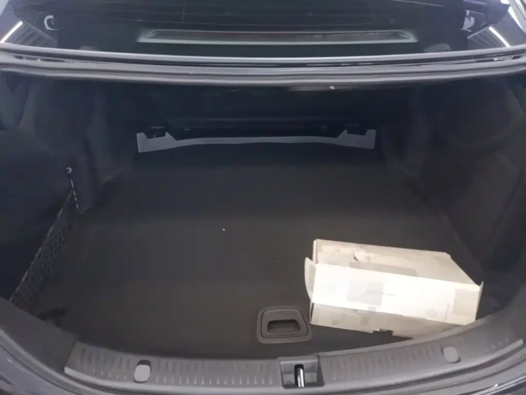 Mercedes-Benz E-Class — миниатюра 19