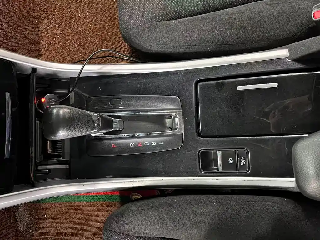 Honda Accord — миниатюра 8
