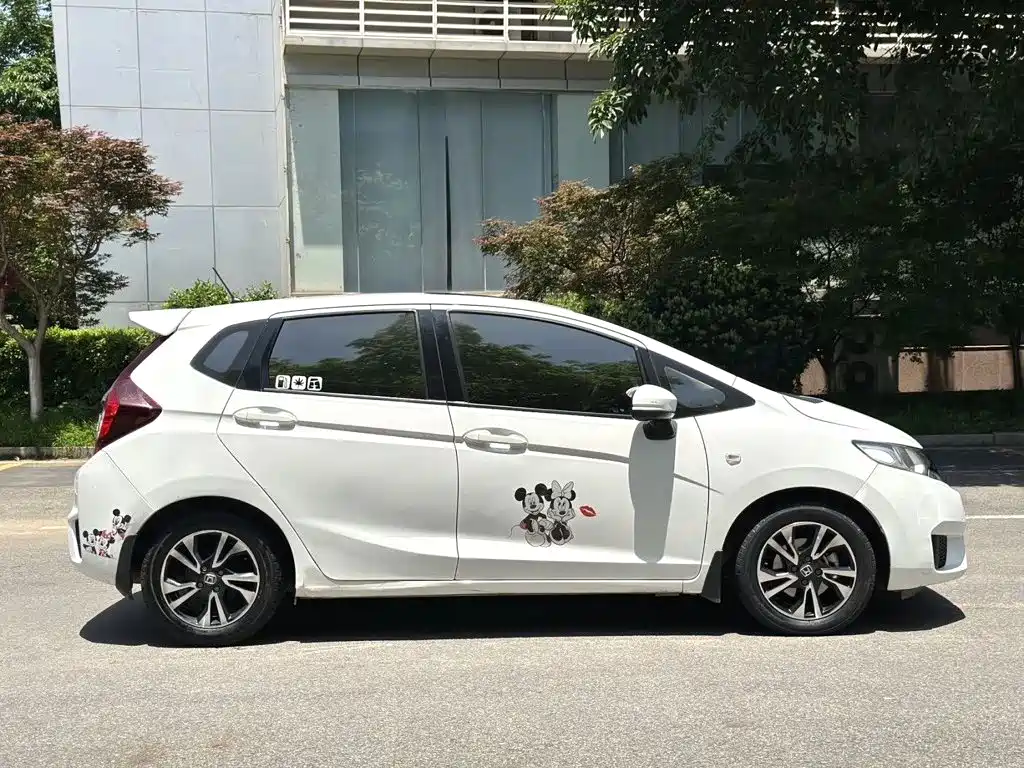 Honda Fit — миниатюра 6