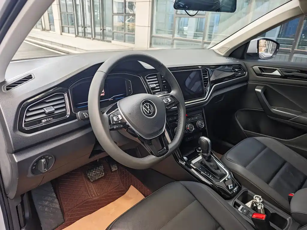 VOLKSWAGEN T ROC EXPLORING SONGS