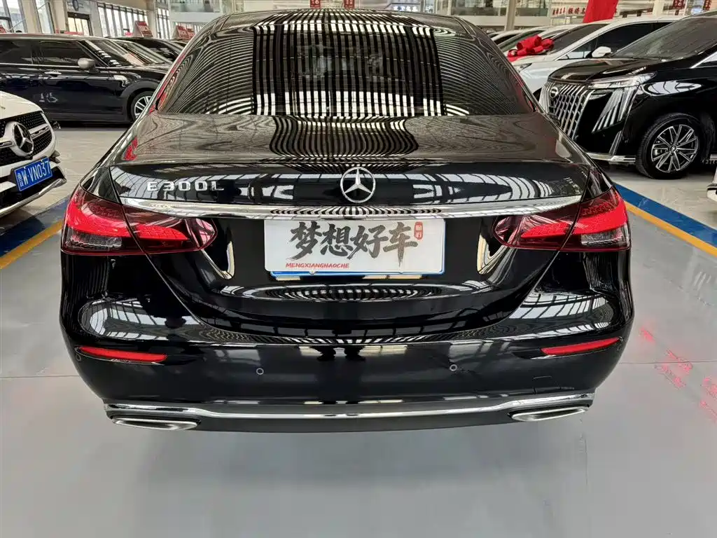 MERCEDES-BENZ E CLASS