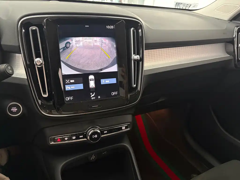 Volvo XC40 — миниатюра 13