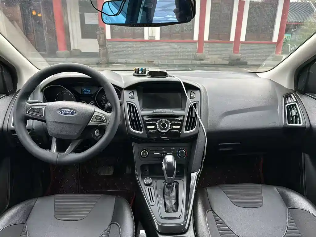 Ford Focus — миниатюра 5