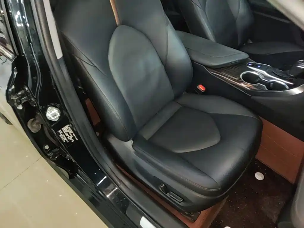 Toyota Camry — миниатюра 25