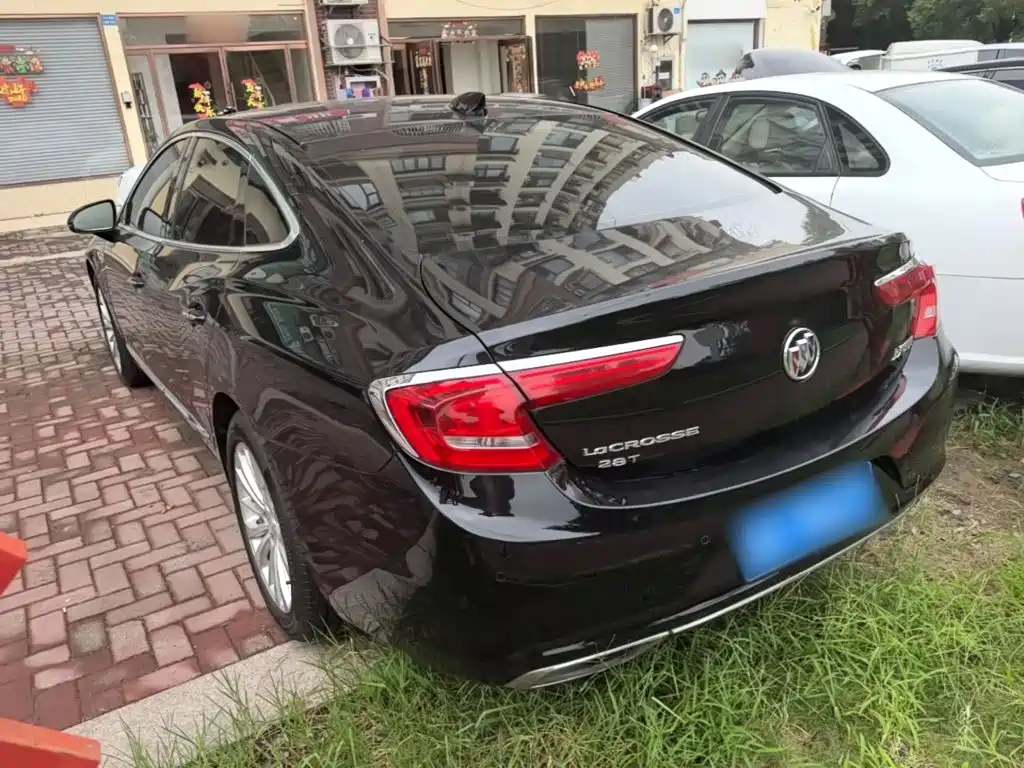 Buick LaCrosse — миниатюра 5