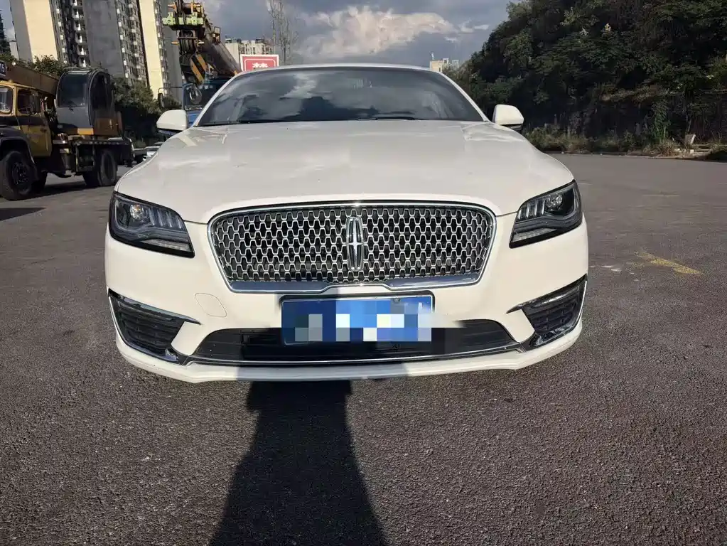 Lincoln MKZ — миниатюра 2
