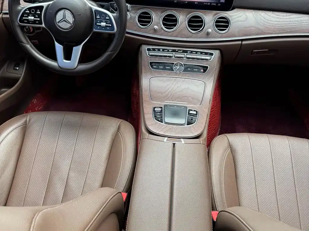 Mercedes-Benz E-Class — миниатюра 4
