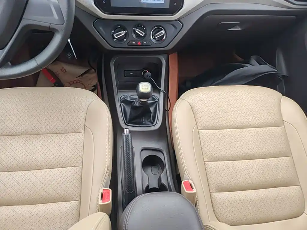Wuling Hongguang — миниатюра 14