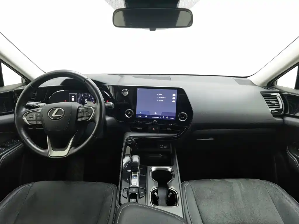 Lexus NX — миниатюра 5