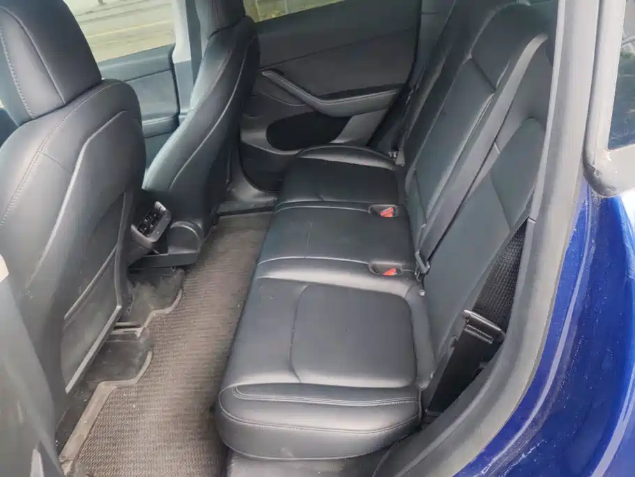 Tesla Model Y — миниатюра 11